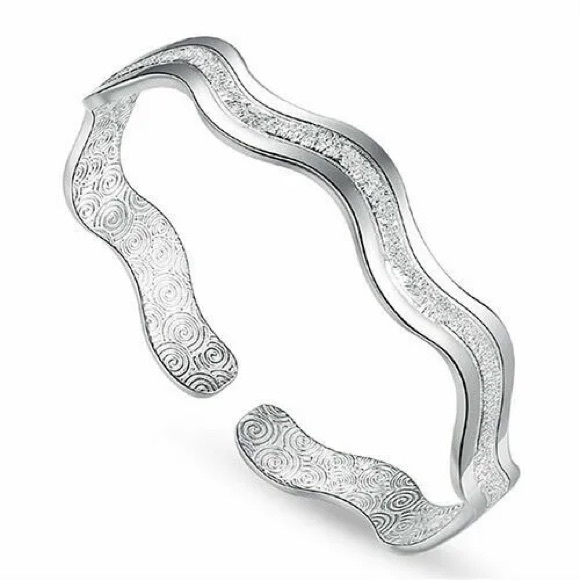 ❌SOLD❌ Plated .925 Sterling Silver Ripple Wave Bracelet Cuff Bangle - Picture 2 of 6